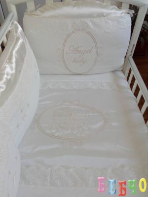 Луксозен спален комплект с бродерии от 10 части ANGEL BABY