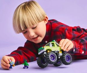 LEGO® Marvel Камионът на Хълк срещу Танос 76312 