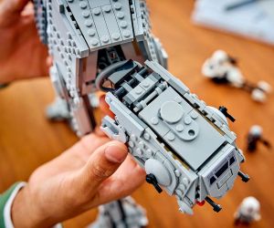 LEGO® Star Wars™ Оцелял имперски AT-AT™ с INT-4 75454 