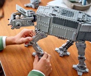 LEGO® Star Wars™ Оцелял имперски AT-AT™ с INT-4 75454 