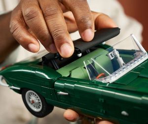 LEGO® Icons Jaguar E-Type 11381 