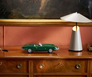 LEGO® Icons Jaguar E-Type 11381 