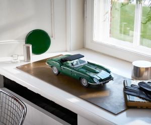 LEGO® Icons Jaguar E-Type 11381 