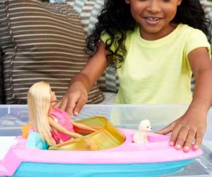 Barbie® Комплект Лодка с кукла