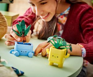 LEGO® Botanicals Щастливи растения 10349 