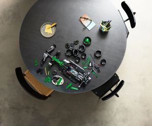 LEGO® Technic Кола Aston Martin Aramco AMR25 F1®  42240 