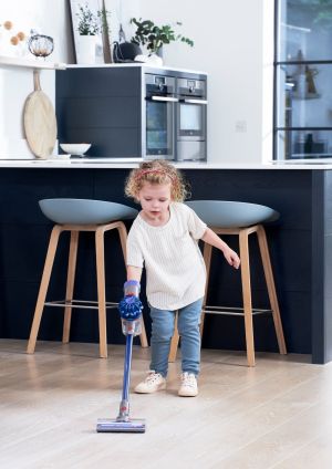 Casdon Интерактивна играчка Безжична прахосмукачка Dyson Синя 
