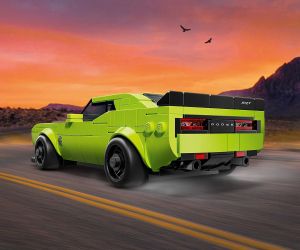LEGO® Speed Champions Спортна кола Dodge Challenger SRT Hellcat 77237 